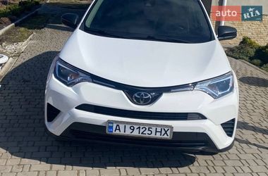 Позашляховик / Кросовер Toyota RAV4 2017 в Ставищі