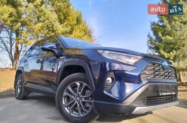 Внедорожник / Кроссовер Toyota RAV4 2022 в Ровно