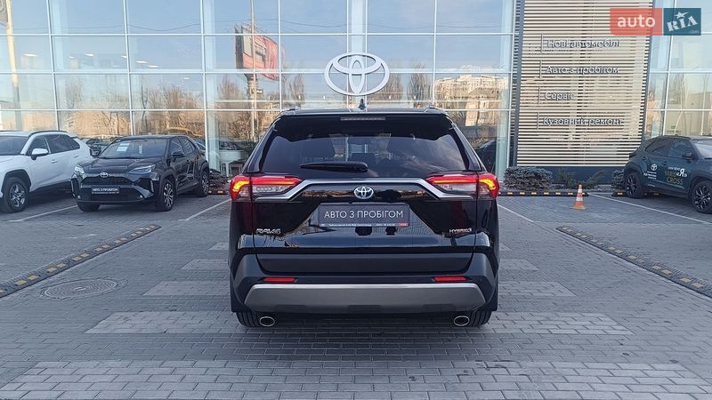 Внедорожник / Кроссовер Toyota RAV4 2024 в Киеве
