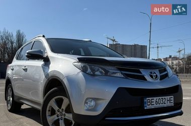 Позашляховик / Кросовер Toyota RAV4 2015 в Києві