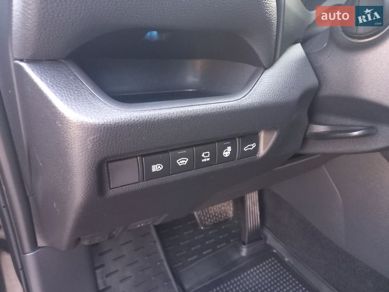 Внедорожник / Кроссовер Toyota RAV4 2019 в Полтаве