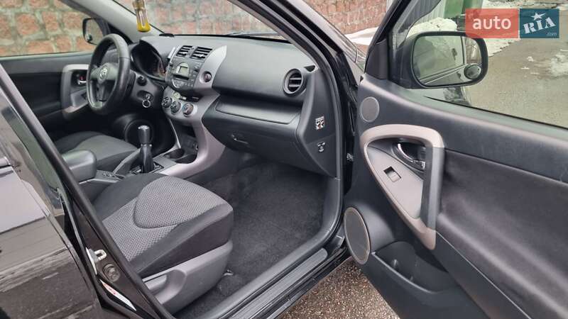 Внедорожник / Кроссовер Toyota RAV4 2006 в Кропивницком
