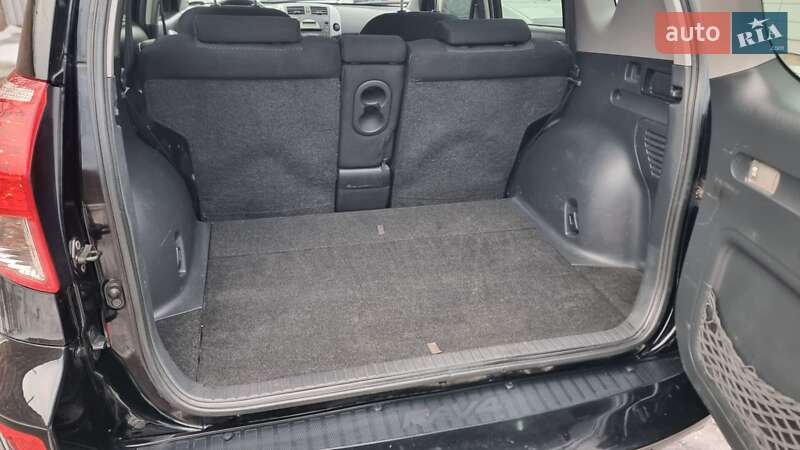 Внедорожник / Кроссовер Toyota RAV4 2006 в Кропивницком