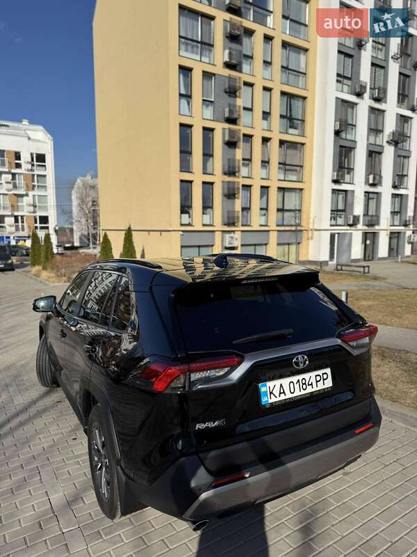 Внедорожник / Кроссовер Toyota RAV4 2023 в Киеве фото 9 Внедорожник / Кроссовер Toyota RAV4 2023 в Киеве