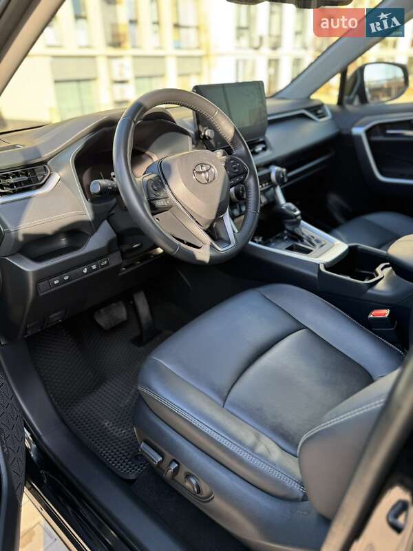 Внедорожник / Кроссовер Toyota RAV4 2023 в Киеве фото 19 Внедорожник / Кроссовер Toyota RAV4 2023 в Киеве