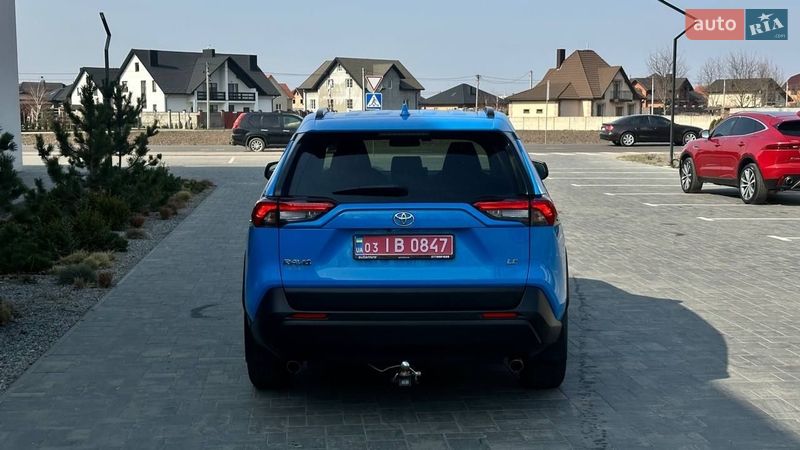 Внедорожник / Кроссовер Toyota RAV4 2019 в Луцке