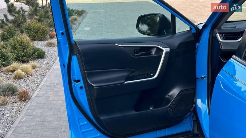 Внедорожник / Кроссовер Toyota RAV4 2019 в Луцке