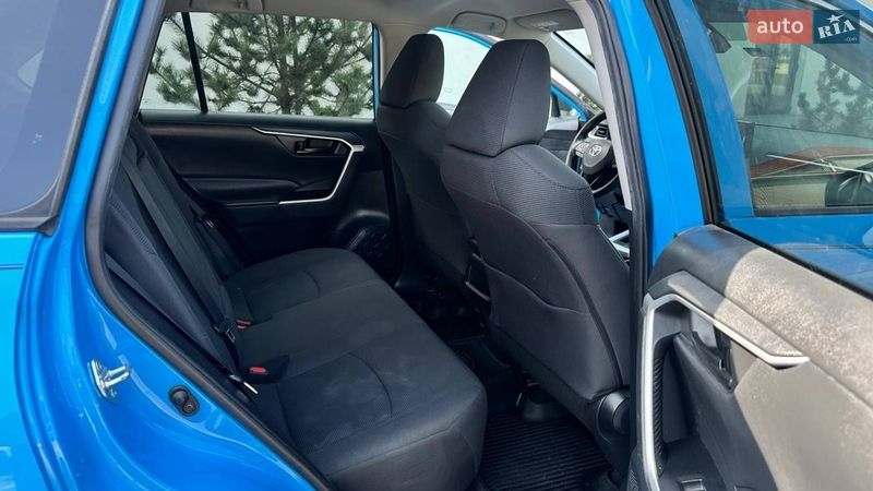 Внедорожник / Кроссовер Toyota RAV4 2019 в Луцке