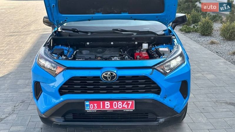 Внедорожник / Кроссовер Toyota RAV4 2019 в Луцке