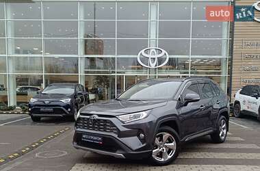 Позашляховик / Кросовер Toyota RAV4 2021 в Києві