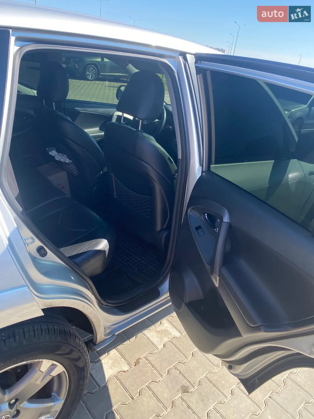 2010 Toyota RAV 4 - мініатюра 9
