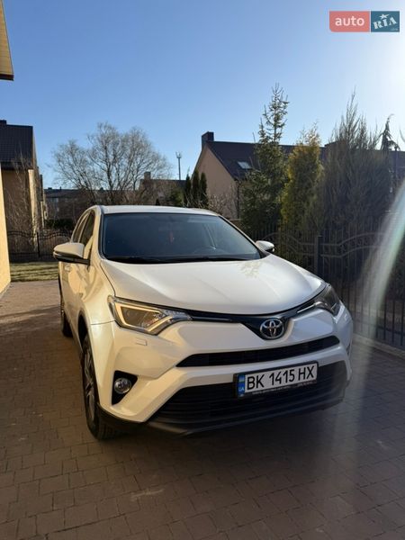 Toyota RAV4 2017