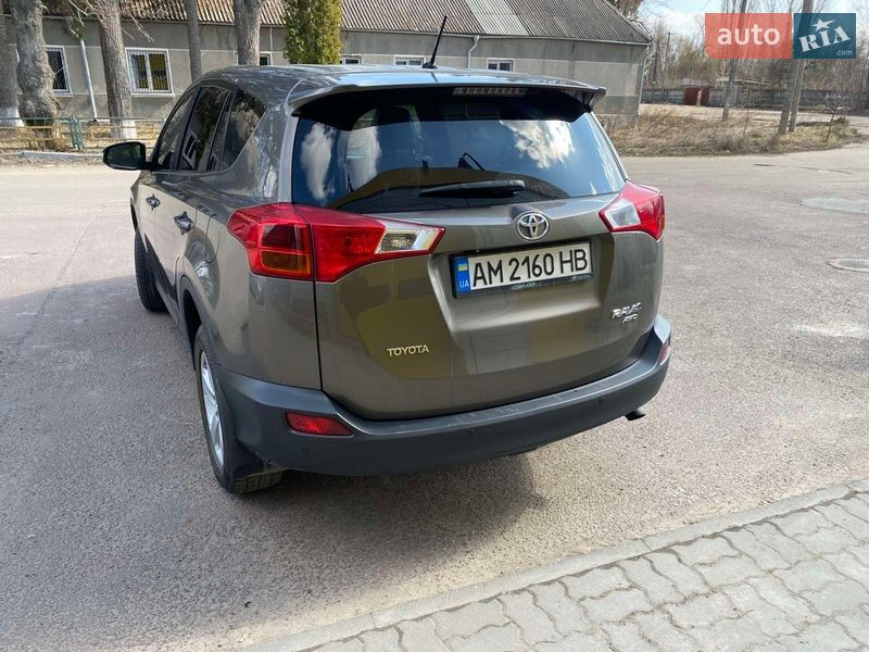 Внедорожник / Кроссовер Toyota RAV4 2013 в Житомире