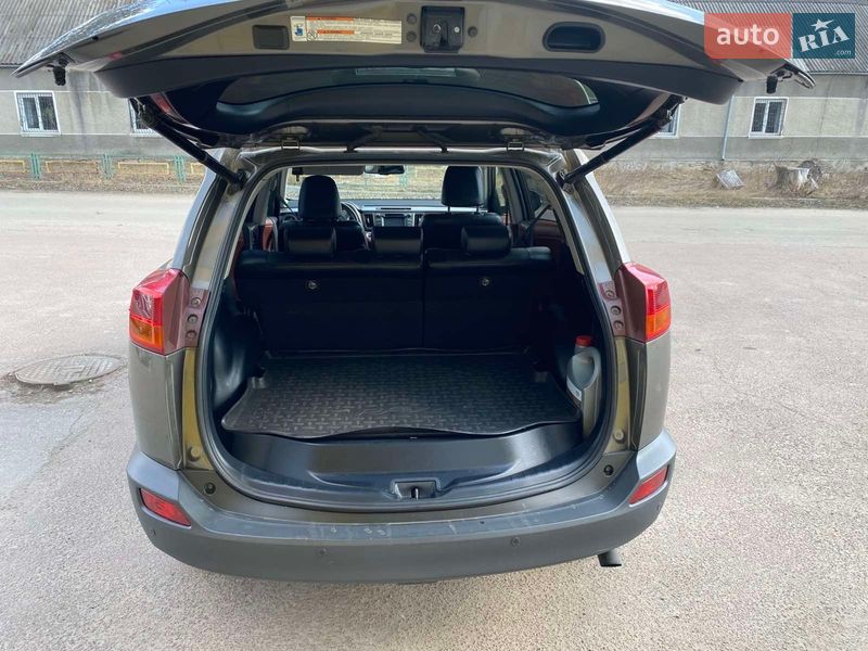 Внедорожник / Кроссовер Toyota RAV4 2013 в Житомире
