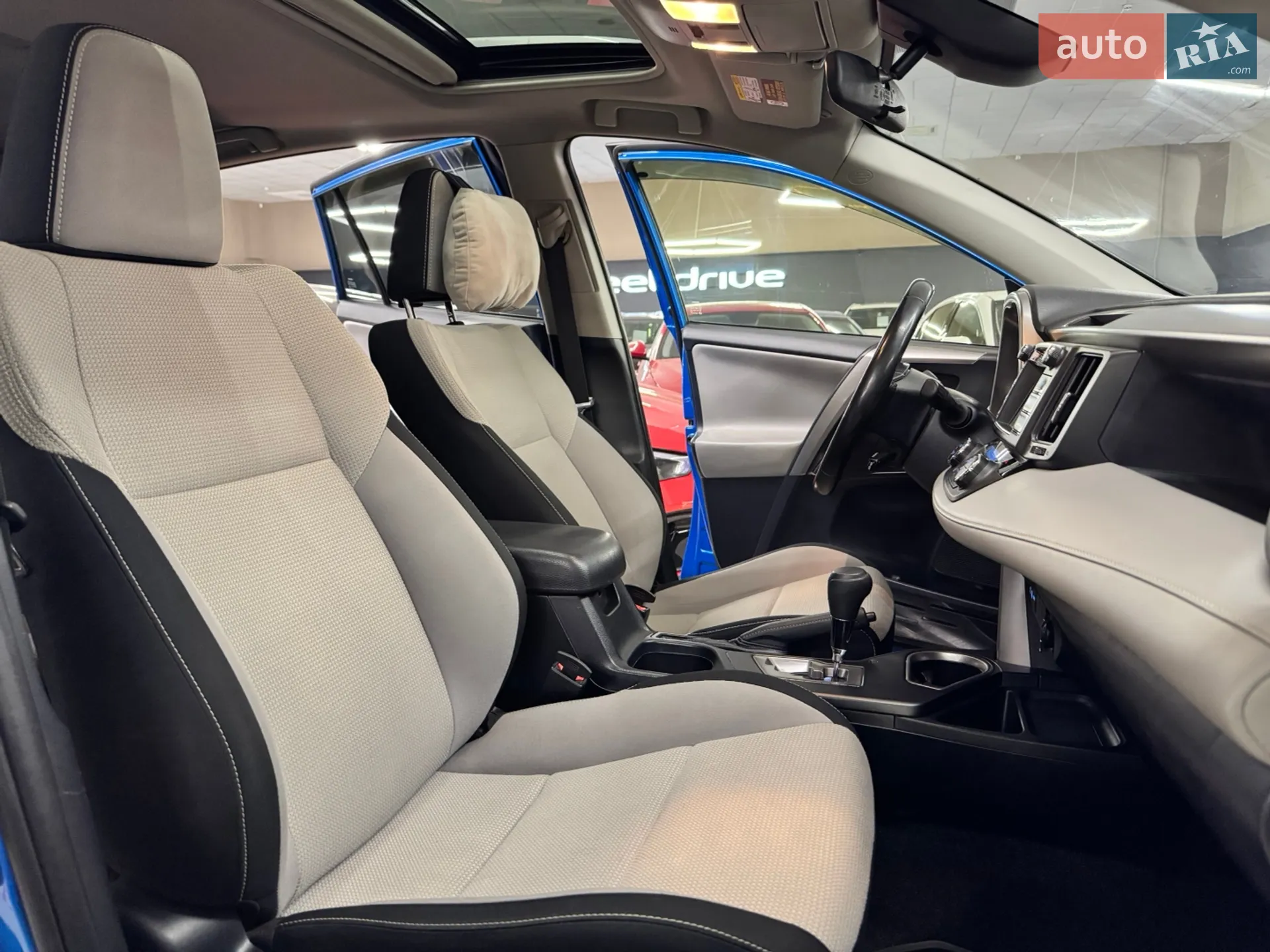 2017 Toyota RAV 4 - мініатюра 19