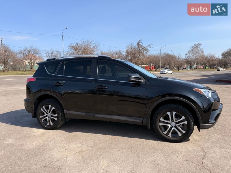 Внедорожник / Кроссовер Toyota RAV4 2016 в Черкассах