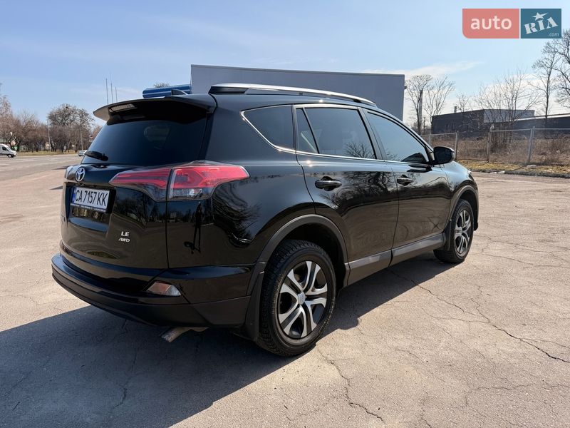 Внедорожник / Кроссовер Toyota RAV4 2016 в Черкассах
