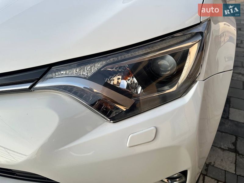 Позашляховик / Кросовер Toyota RAV4 2017 в Дрогобичі