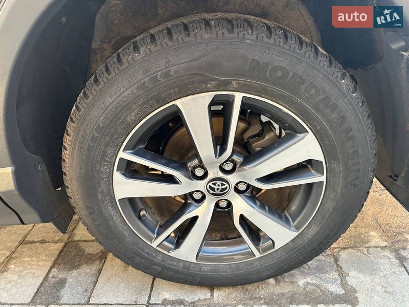 Позашляховик / Кросовер Toyota RAV4 2017 в Дрогобичі