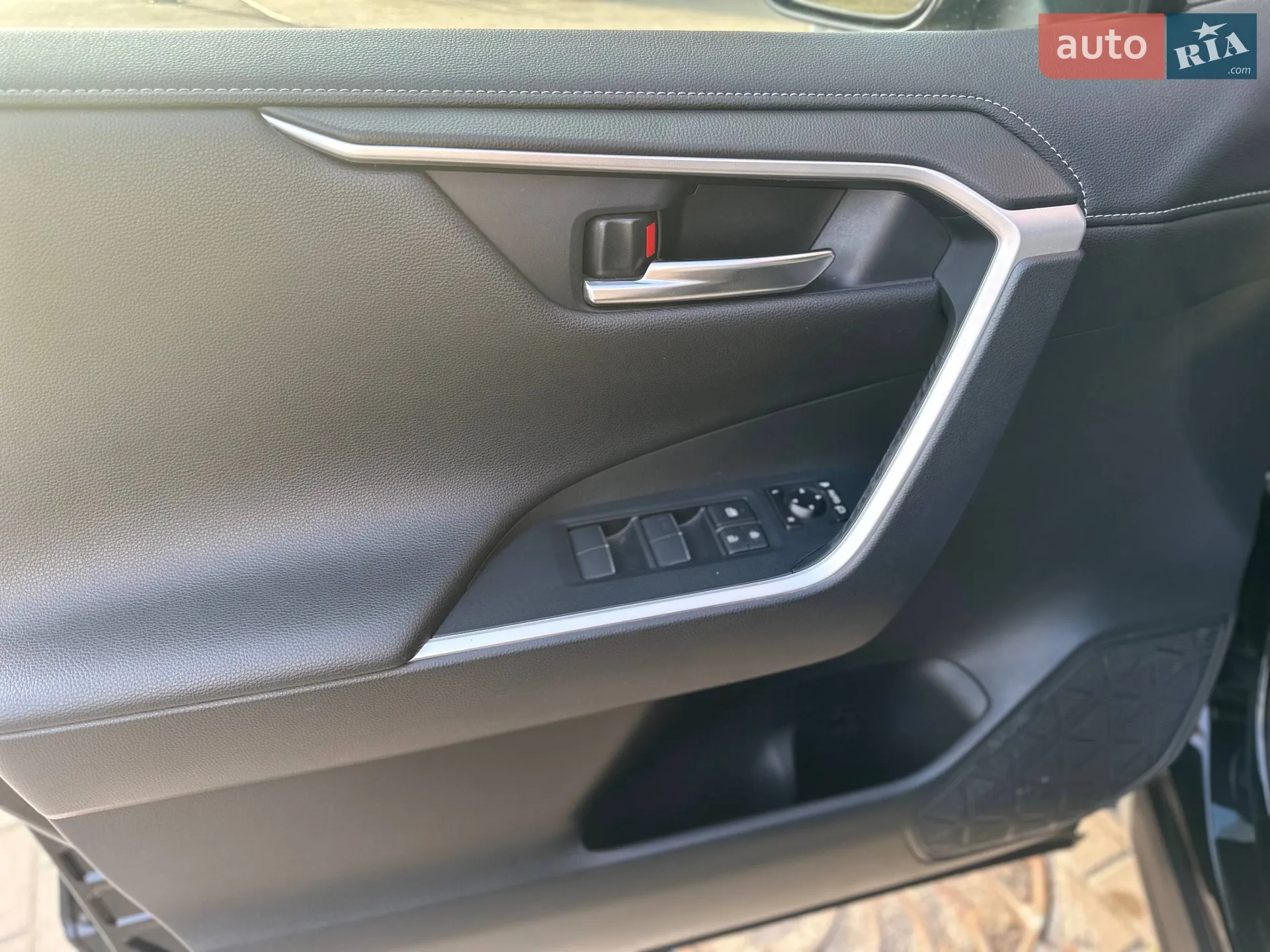 2020 Toyota RAV 4 - мініатюра 9