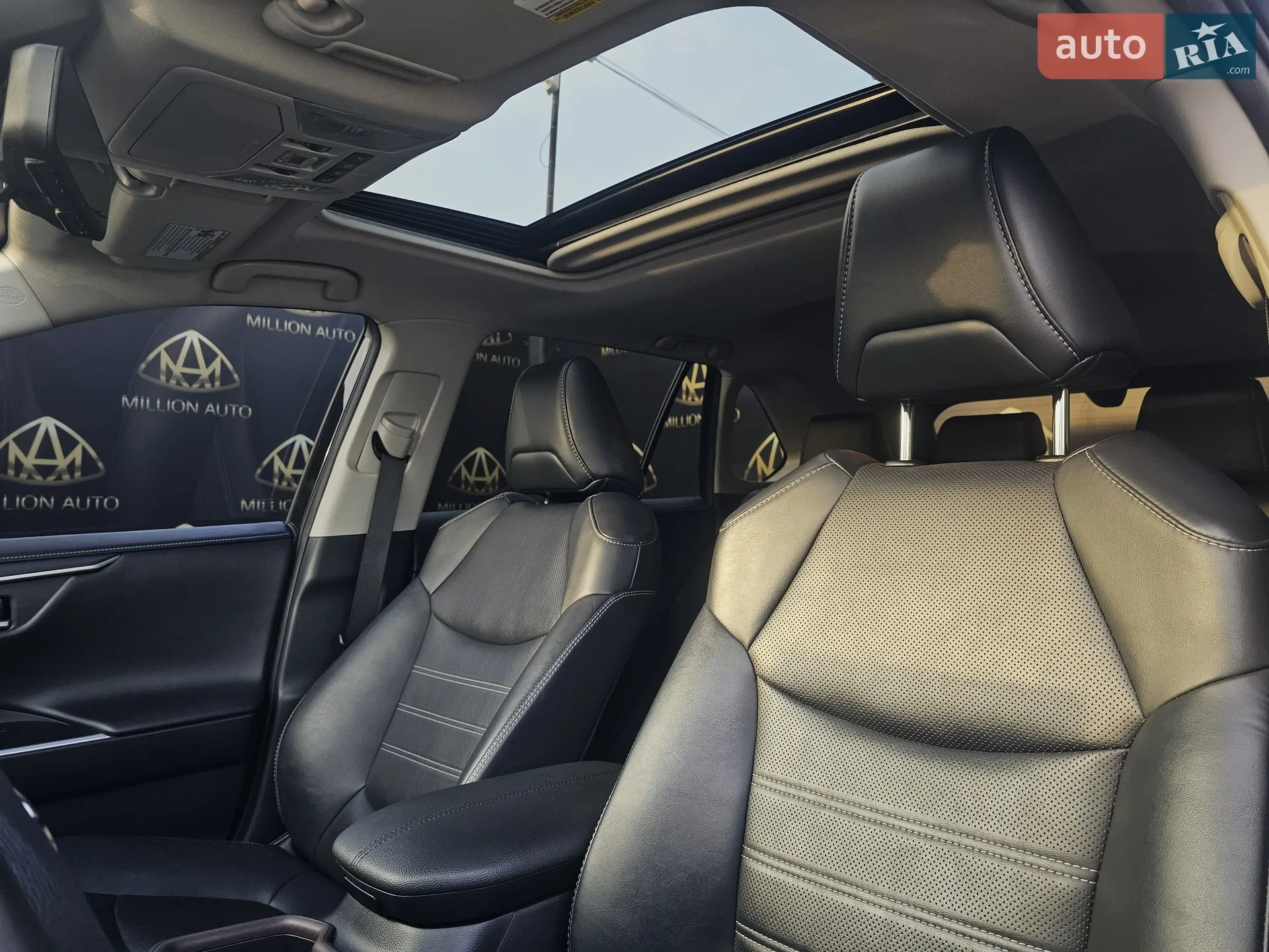 2019 Toyota RAV 4 - мініатюра 11
