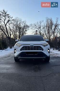 Внедорожник / Кроссовер Toyota RAV4 2023 в Кривом Роге