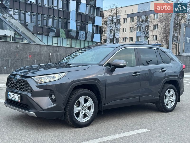 Позашляховик / Кросовер Toyota RAV4 2020 в Харкові
