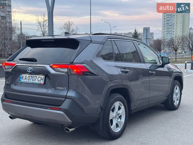 Позашляховик / Кросовер Toyota RAV4 2020 в Харкові
