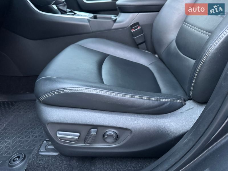 Позашляховик / Кросовер Toyota RAV4 2020 в Харкові