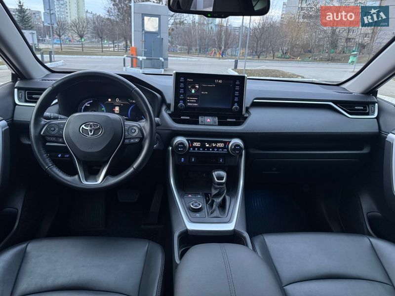 Позашляховик / Кросовер Toyota RAV4 2020 в Харкові