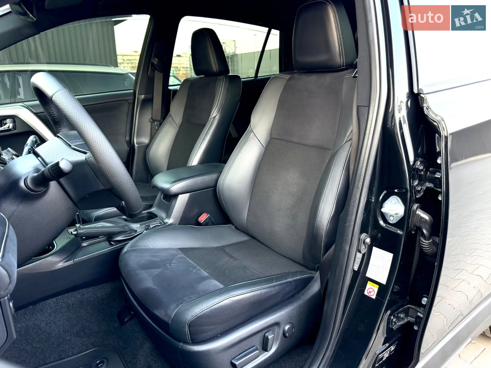 2017 Toyota RAV 4 - мініатюра 29