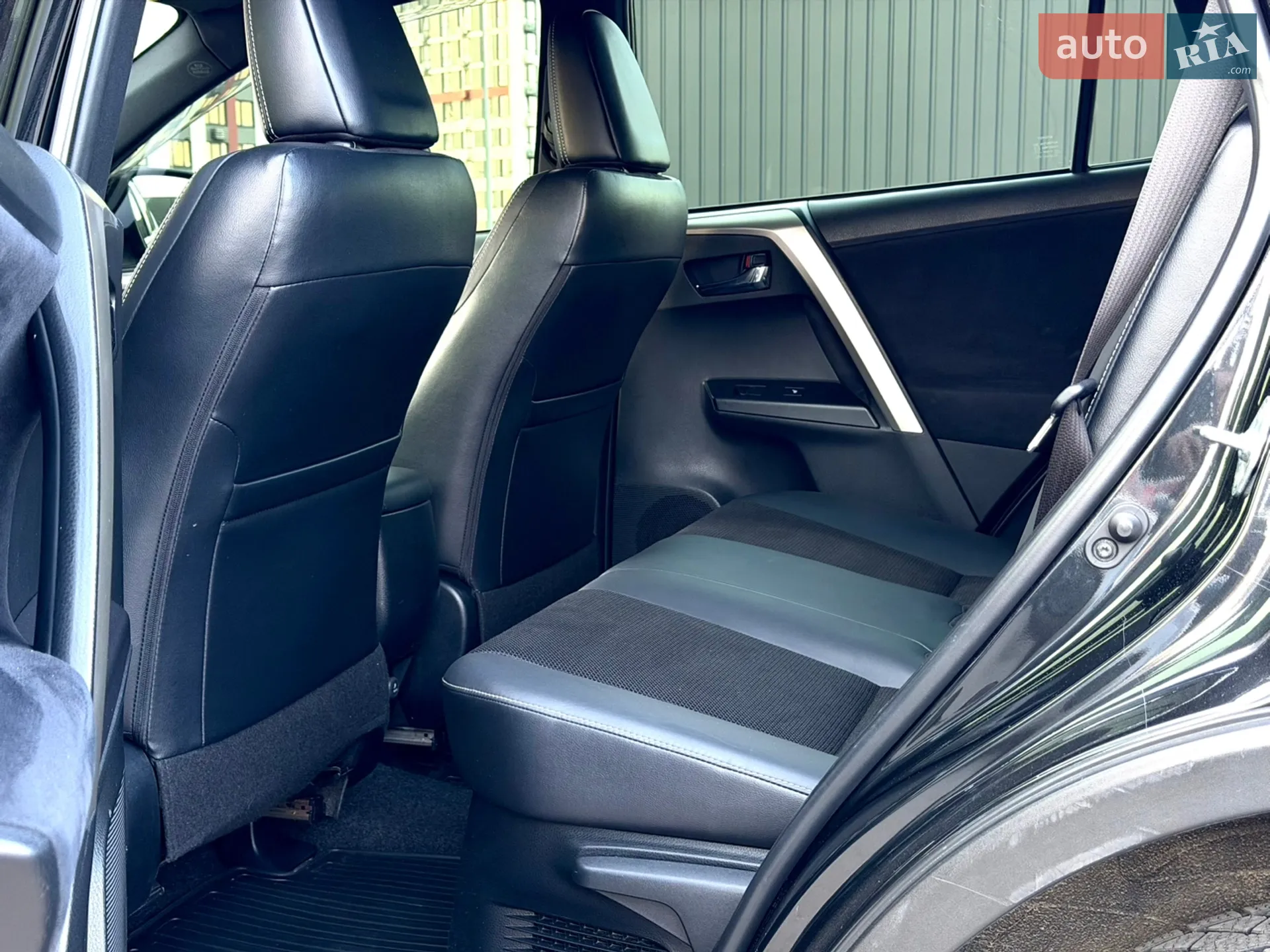 2017 Toyota RAV 4 - мініатюра 39