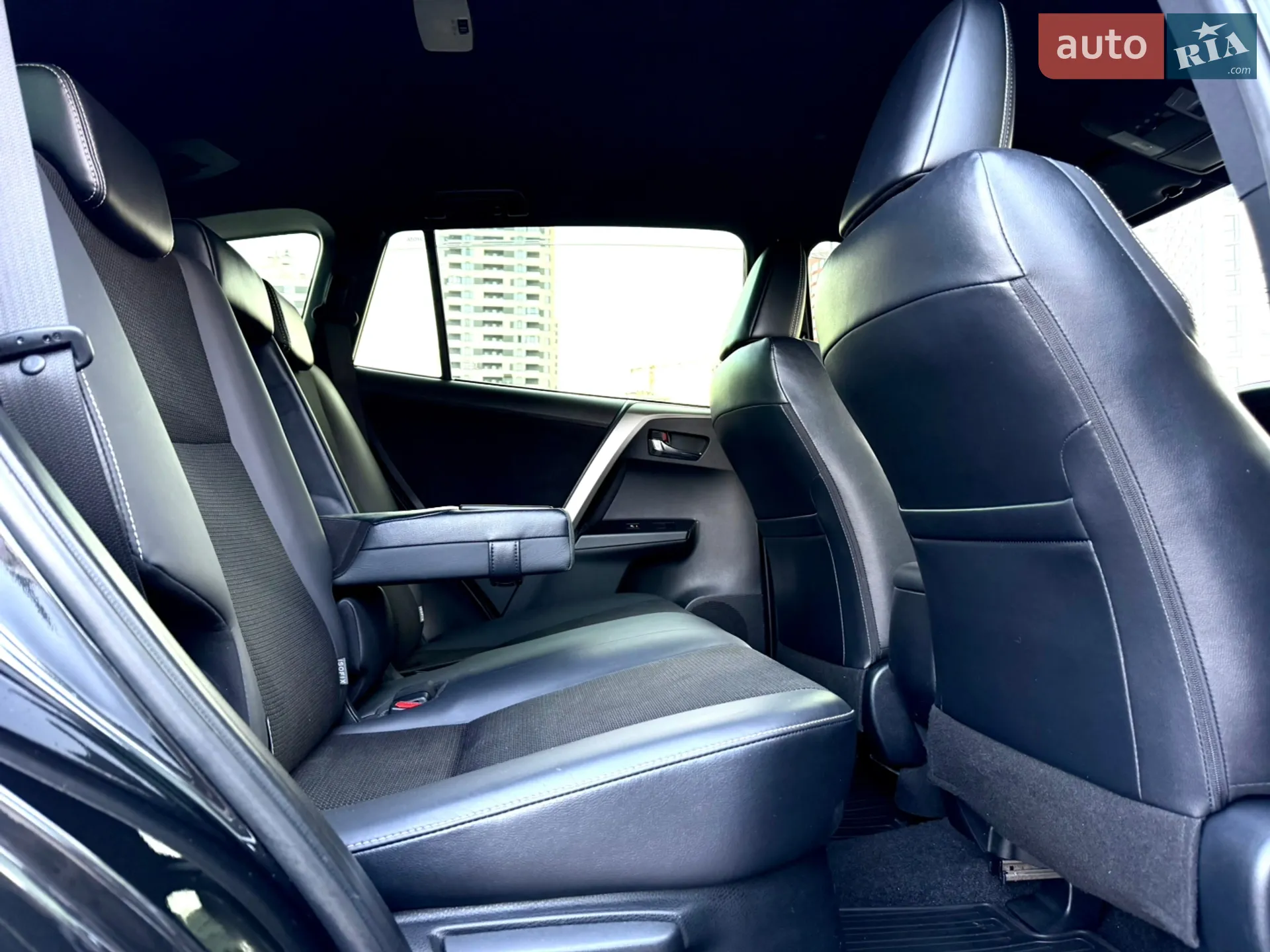 2017 Toyota RAV 4 - мініатюра 43