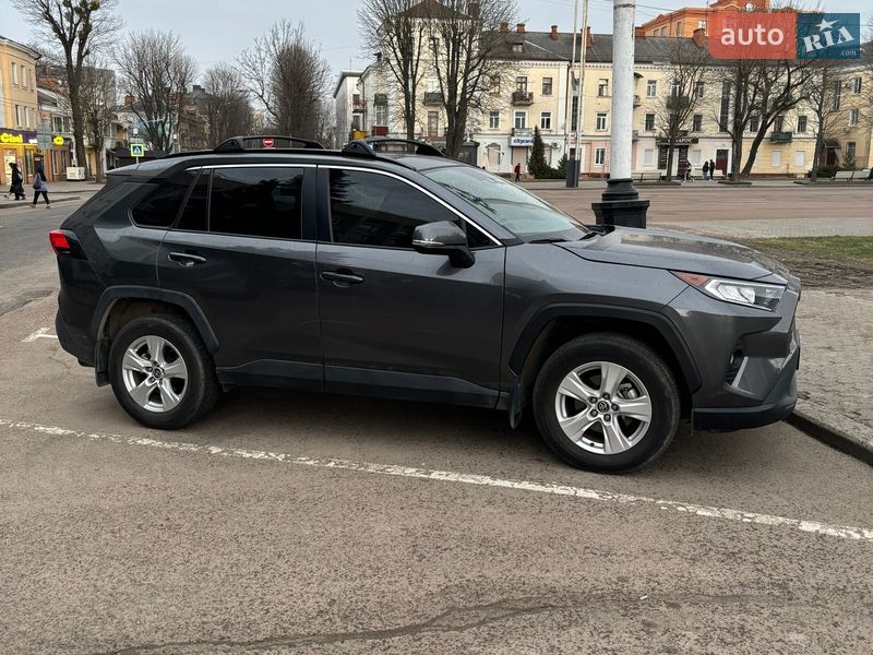Внедорожник / Кроссовер Toyota RAV4 2021 в Хмельницком
