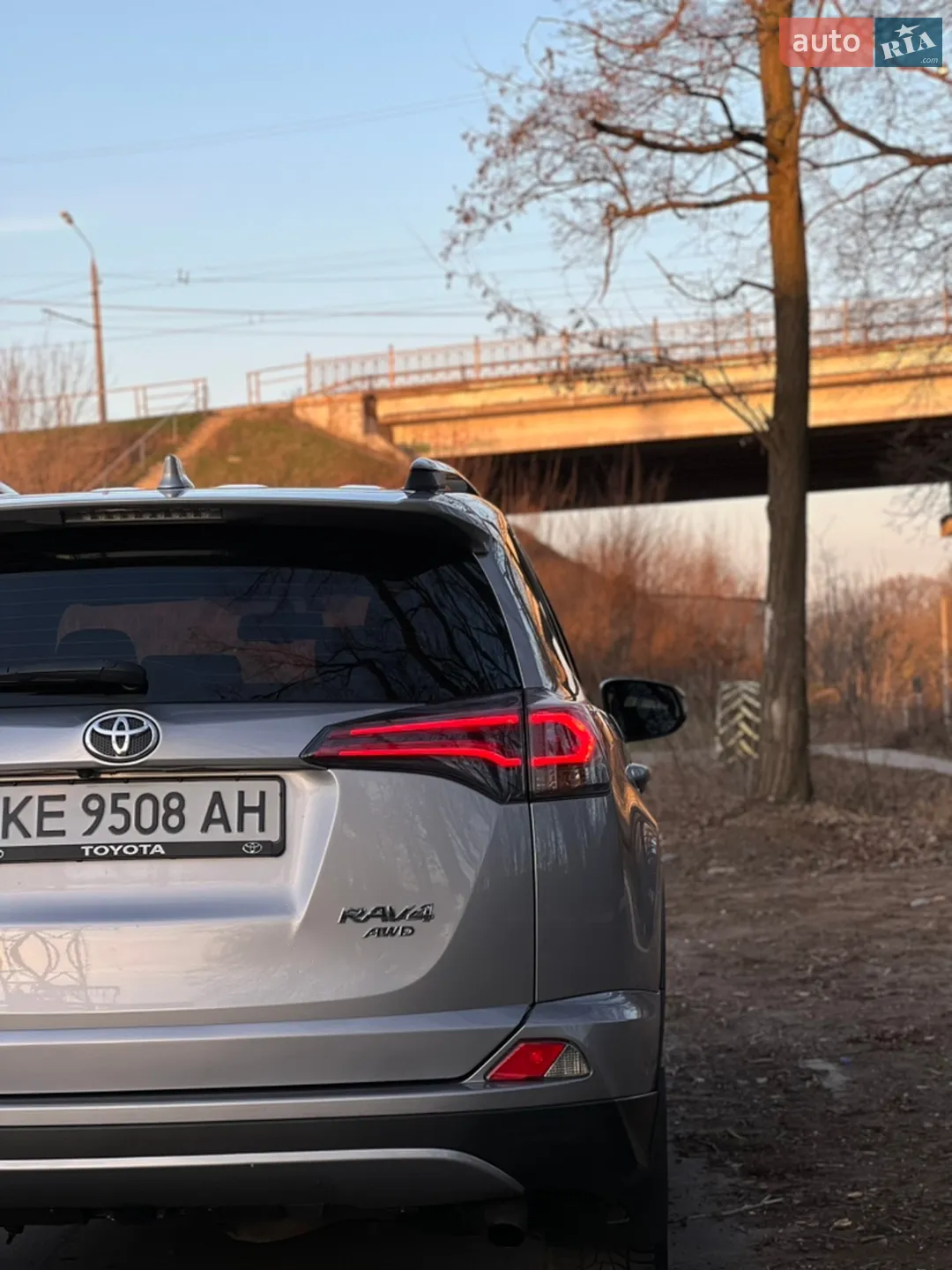 2017 Toyota RAV 4 - мініатюра 10