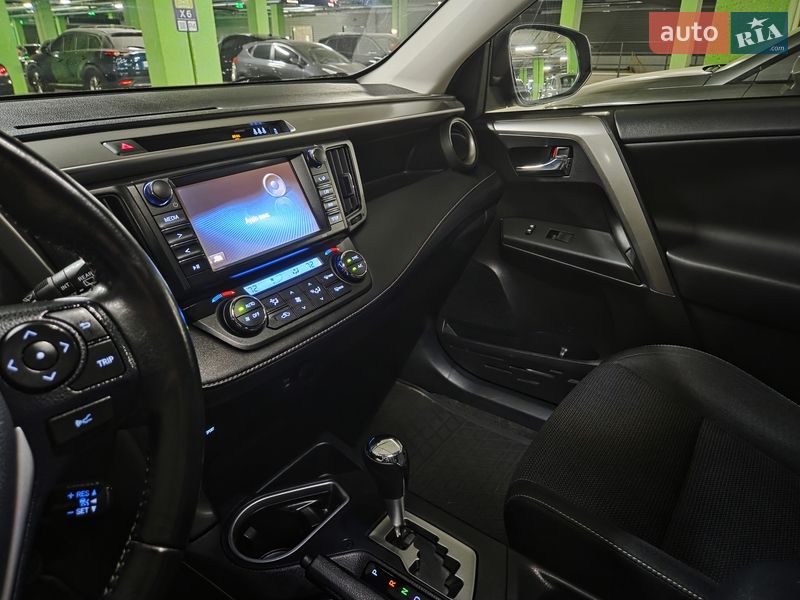 Внедорожник / Кроссовер Toyota RAV4 2017 в Киеве фото 15 Внедорожник / Кроссовер Toyota RAV4 2017 в Киеве