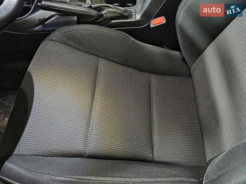 Внедорожник / Кроссовер Toyota RAV4 2017 в Киеве фото 24 Внедорожник / Кроссовер Toyota RAV4 2017 в Киеве