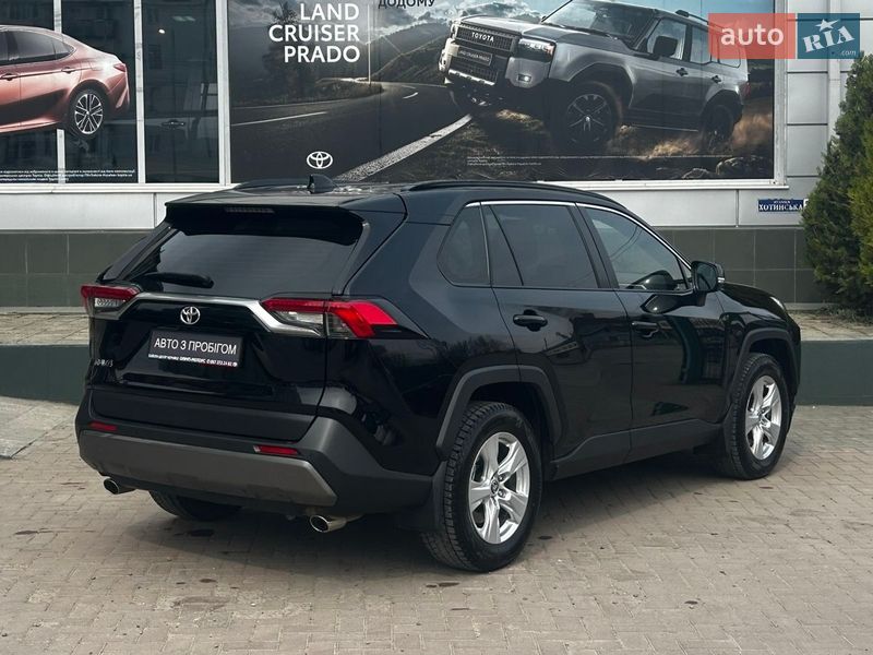 Внедорожник / Кроссовер Toyota RAV4 2020 в Черновцах