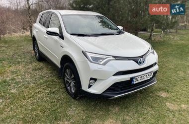 Внедорожник / Кроссовер Toyota RAV4 2017 в Львове