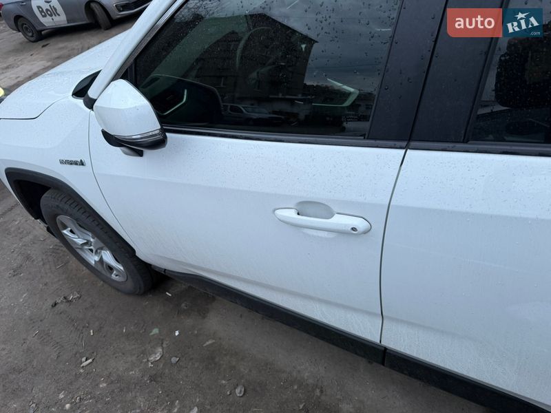 Внедорожник / Кроссовер Toyota RAV4 2020 в Киеве фото 13 Внедорожник / Кроссовер Toyota RAV4 2020 в Киеве