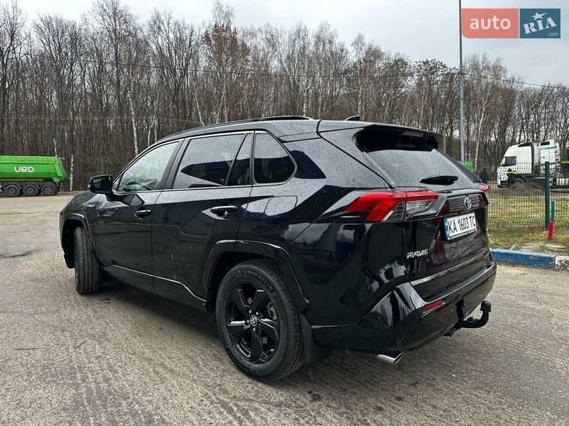 Позашляховик / Кросовер Toyota RAV4 2020 в Києві