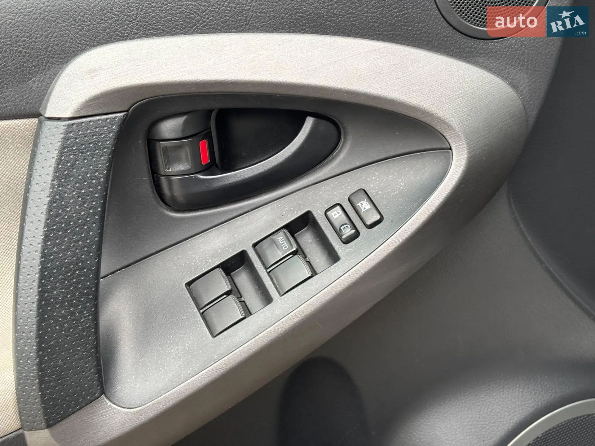 2012 Toyota RAV 4 - мініатюра 16