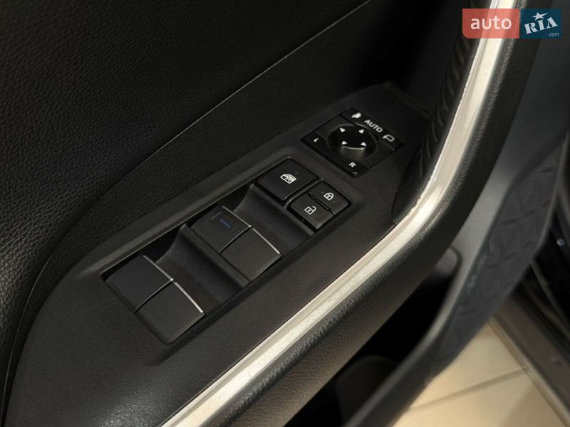 Внедорожник / Кроссовер Toyota RAV4 2019 в Ужгороде