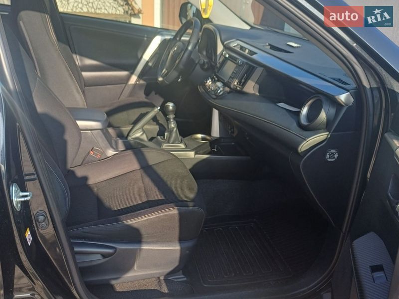 Внедорожник / Кроссовер Toyota RAV4 2014 в Вижнице