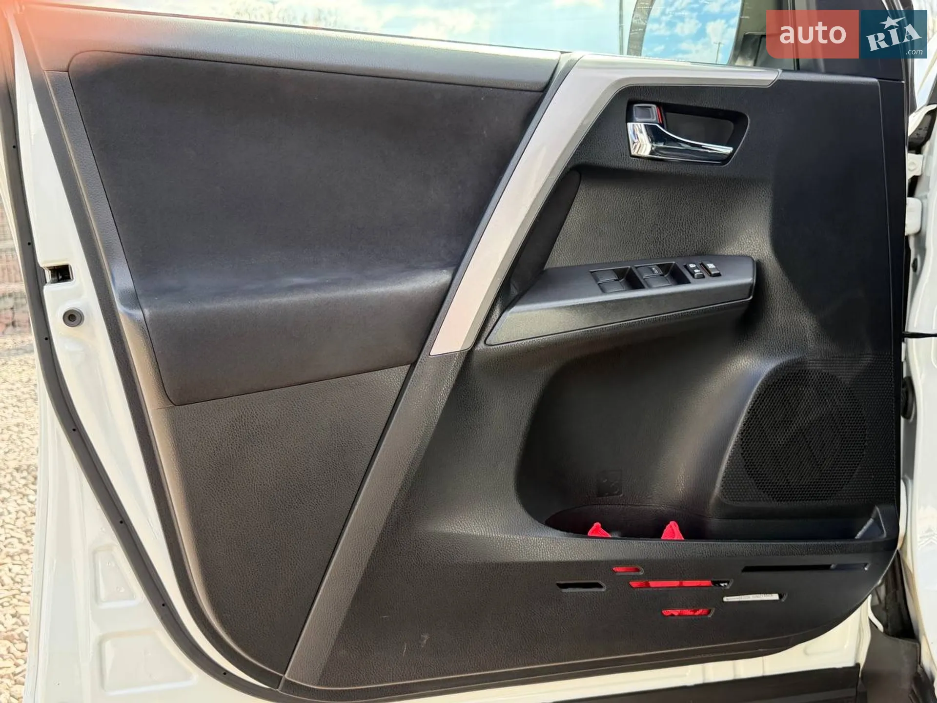 2018 Toyota RAV 4 - мініатюра 11
