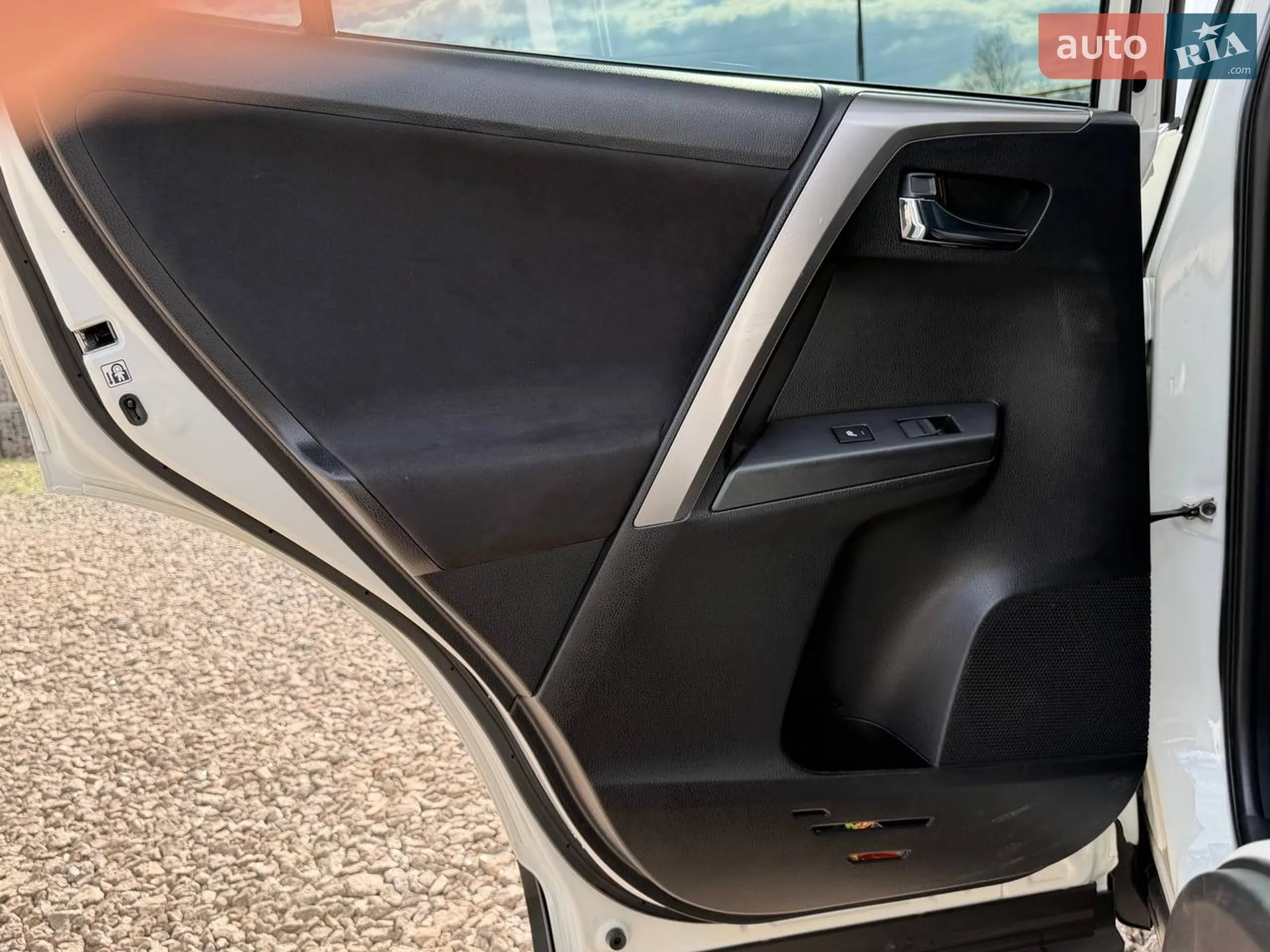 2018 Toyota RAV 4 - мініатюра 27
