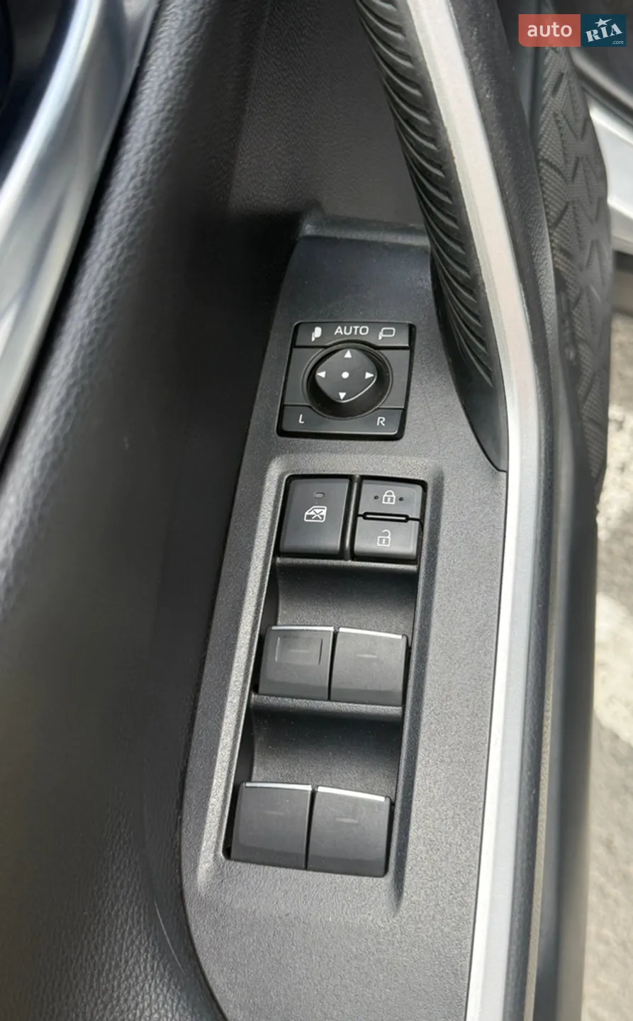 2022 Toyota RAV 4 - мініатюра 18