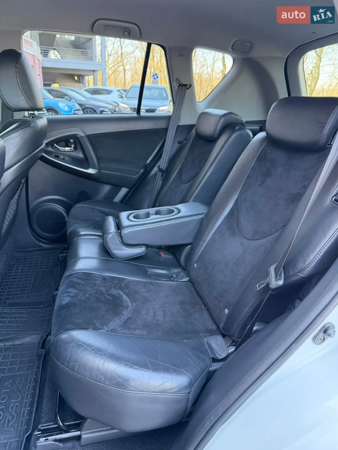 2010 Toyota RAV 4 - мініатюра 39