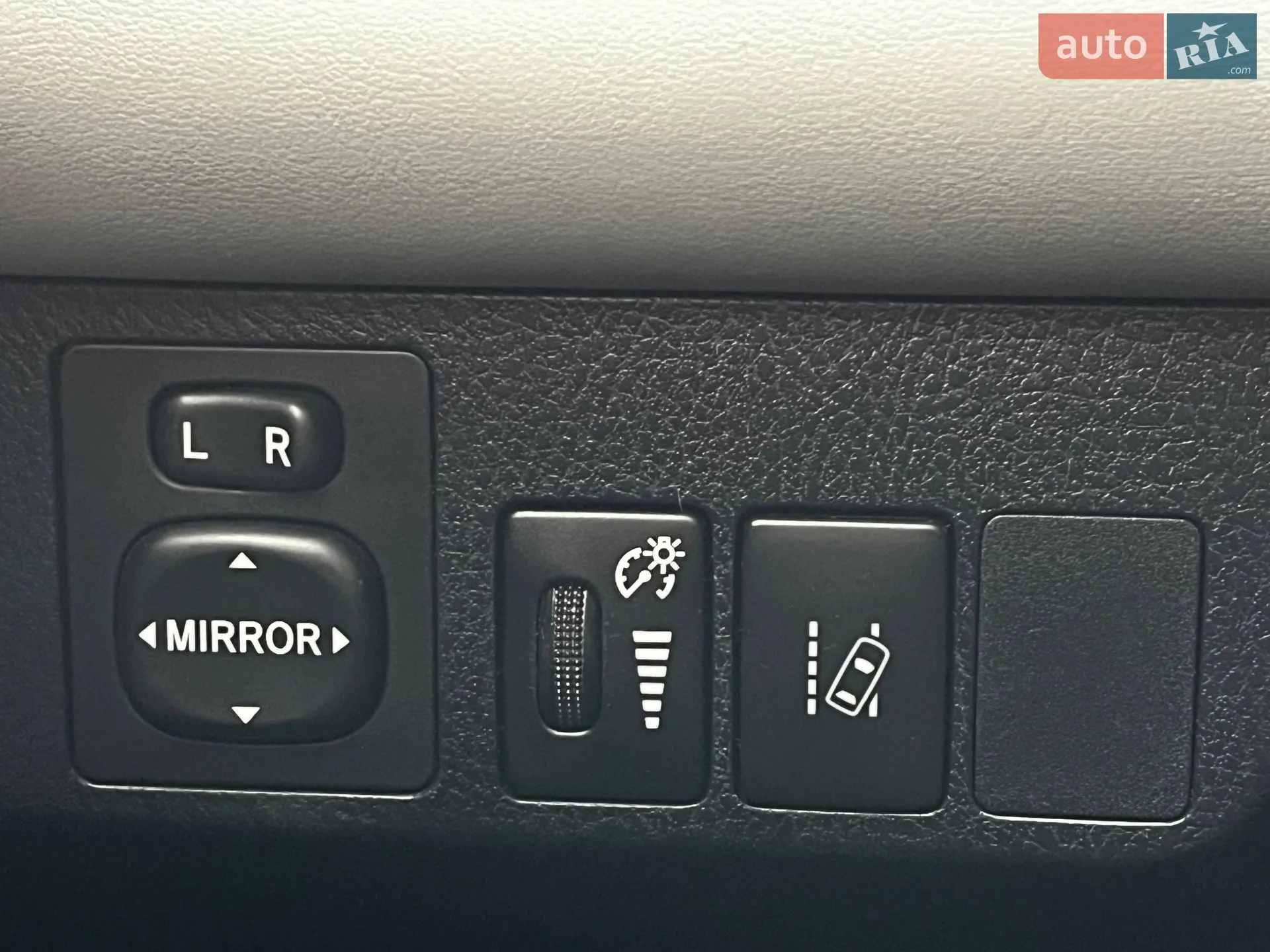 2018 Toyota RAV 4 - мініатюра 16