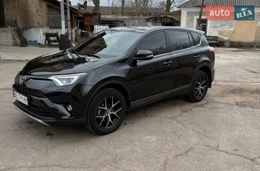 Позашляховик / Кросовер Toyota RAV4 2016 в Вознесенську